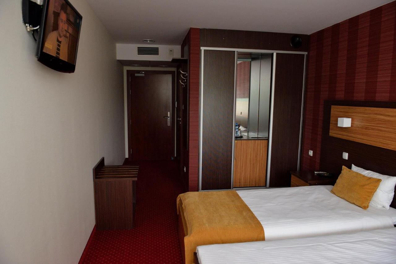 Quest Hotel - Dawniej Hotel Planeta Brzesko Dış mekan fotoğraf
