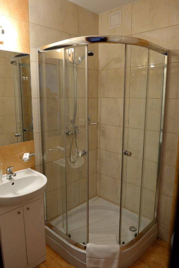 Quest Hotel - Dawniej Hotel Planeta Brzesko Dış mekan fotoğraf