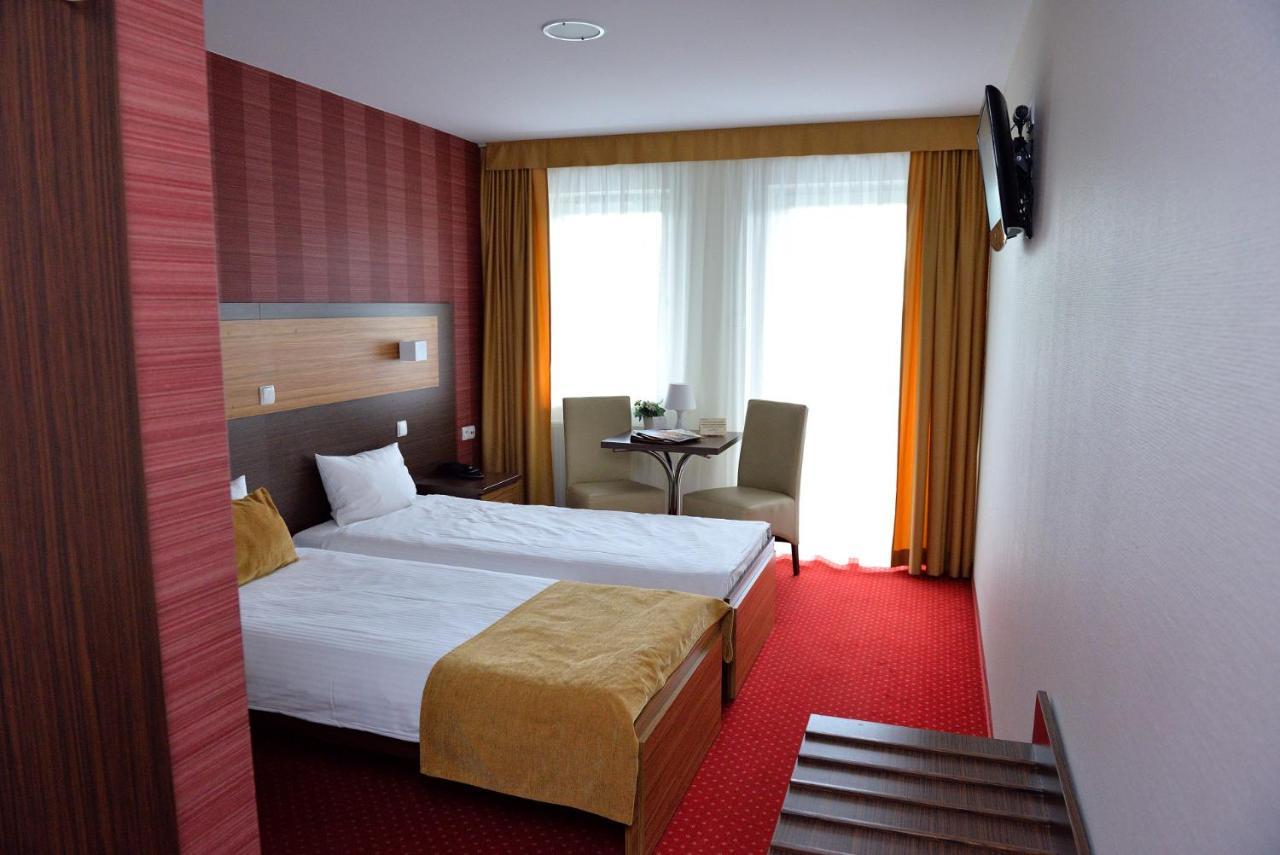 Quest Hotel - Dawniej Hotel Planeta Brzesko Dış mekan fotoğraf