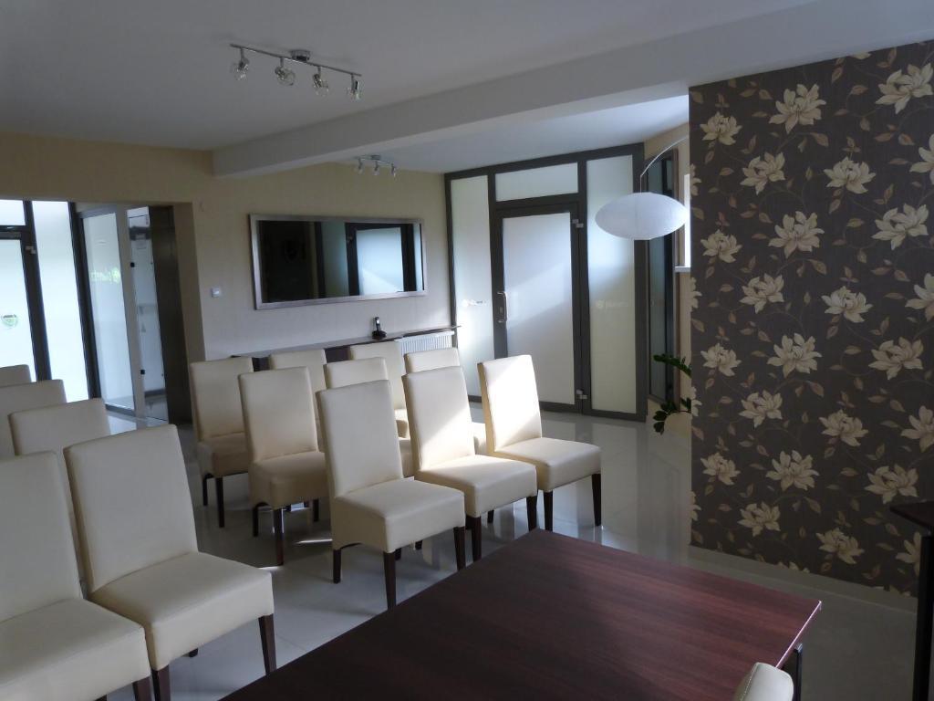 Quest Hotel - Dawniej Hotel Planeta Brzesko Dış mekan fotoğraf
